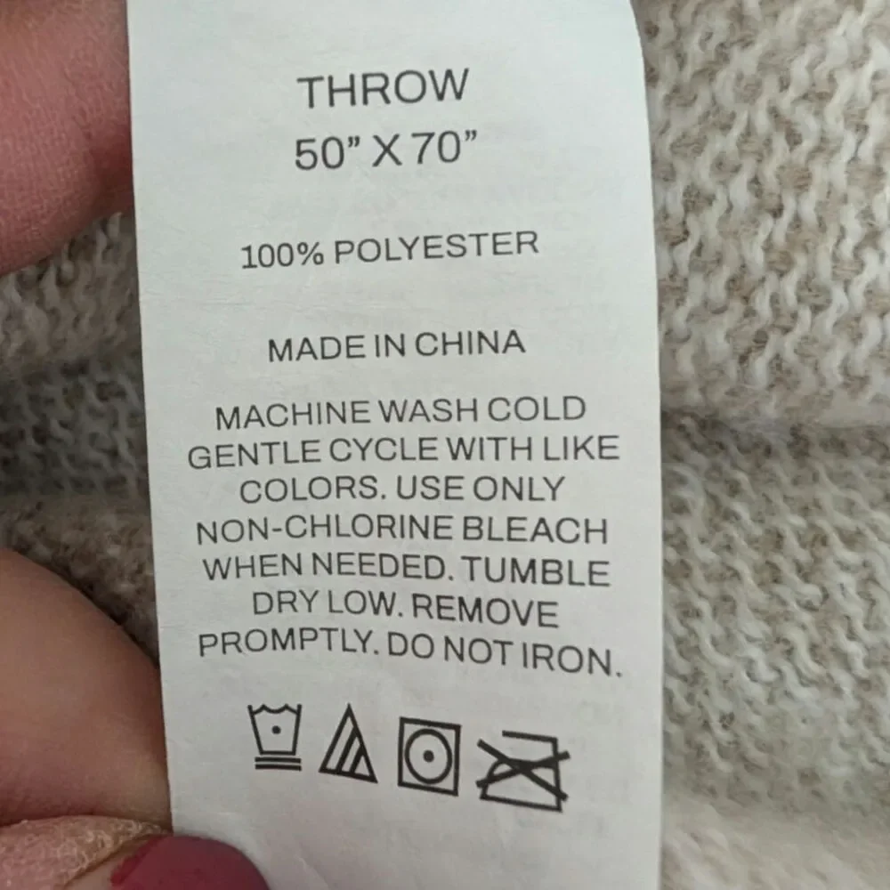Cozy cheetah print throw. DKNY Pure. 50